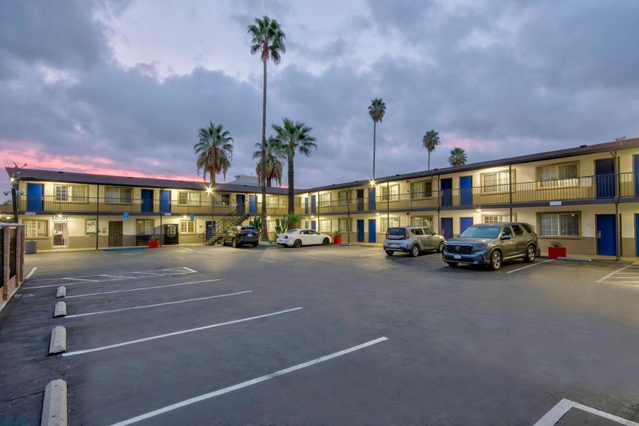 Rodeway Inn San Bernardino Exterior foto